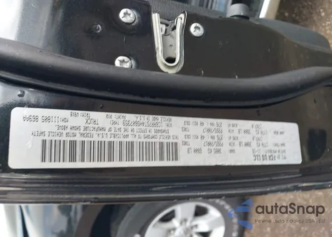 2017 Ram 1500 Tradesman 4X4 6'4 Box z USA, uszkodzony, nr VIN 1C6RR7ST4HS607359